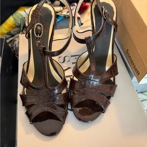 Elegant Brown Strappy Sandals